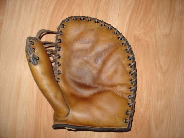 Sam Leslie Goldsmith AB38 Front